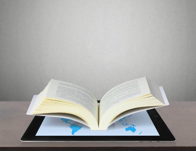 Tecnologia israelense permite folhear livro sem usar as mãos