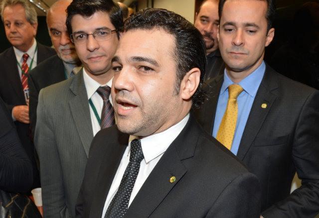 Comissão de Direitos Humanos e Minorias deverá votar nesta terça projeto da cura gay