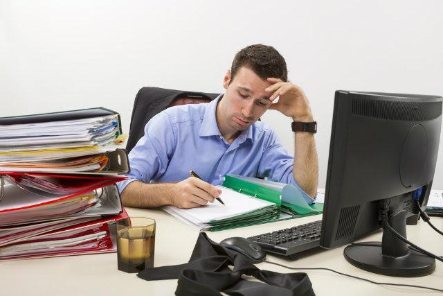 Você é viciado em trabalho? Está na hora de repensar suas atitudes