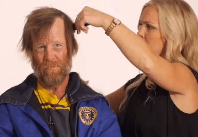 Campanha de instituição de caridade transforma a aparência de morador de rua