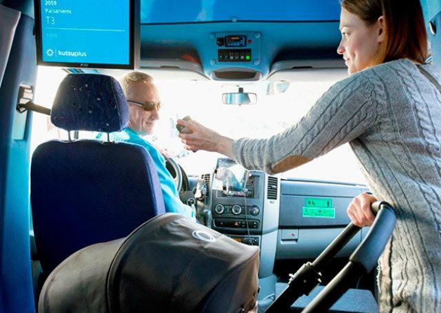 Finlândia testa transporte que é misto de ônibus e táxi: conheça o Kutsuplus