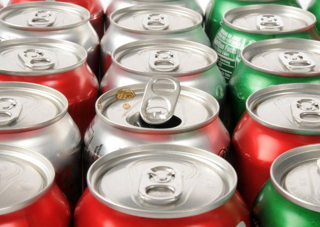 Beber refrigerante é o novo fumar, afirma estudo