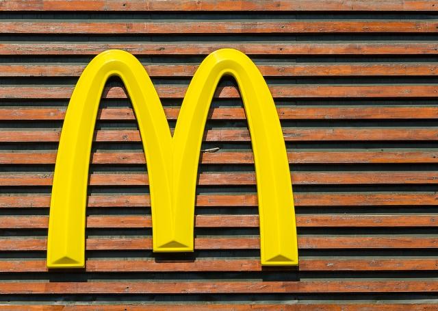 McDonalds pretende distribuir 10 milhões de livros na América Latina