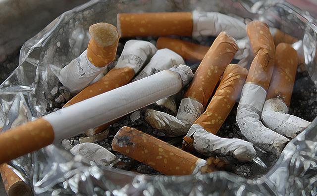 Nos EUA, imagens de advertência em caixas de cigarro são definitivamente proibidas