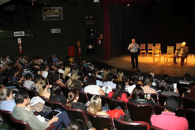 CRA-RJ realiza debate cultural sobre obra de Shakespeare