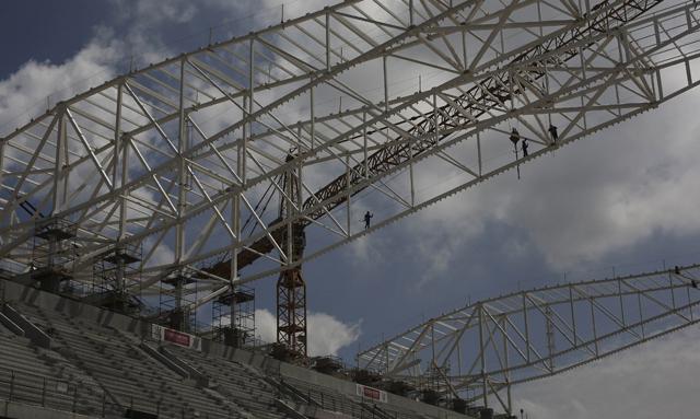 Fifa está "preocupada" com atraso no estádio de São Paulo
