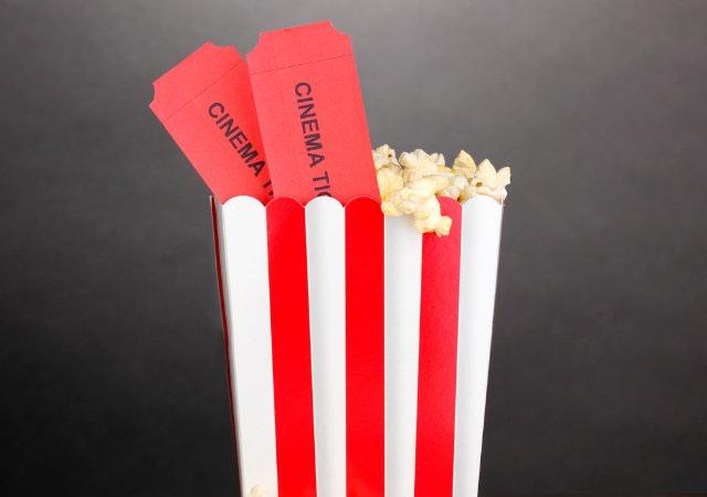 Funcionários de empresas gostariam de ter ingressos para futebol e cinema como benefícios, diz pesquisa