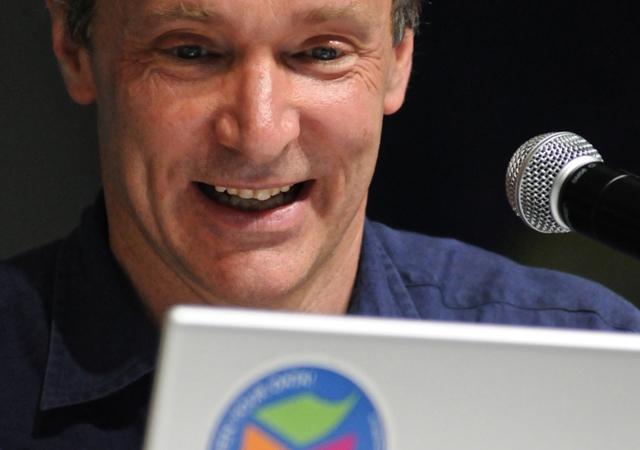 Tim Berners-Lee: “Vamos fazer da internet um lugar livre”