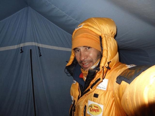 Brasileiro quer ser o primeiro a voar de parapente do topo do Everest