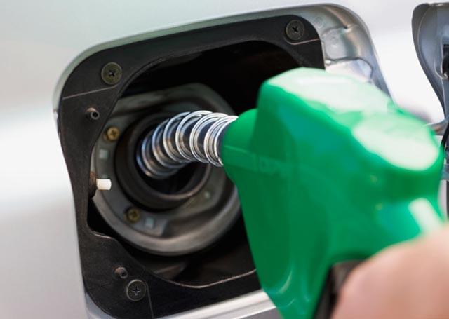 Brasil tem gasolina mais barata que média mundial
