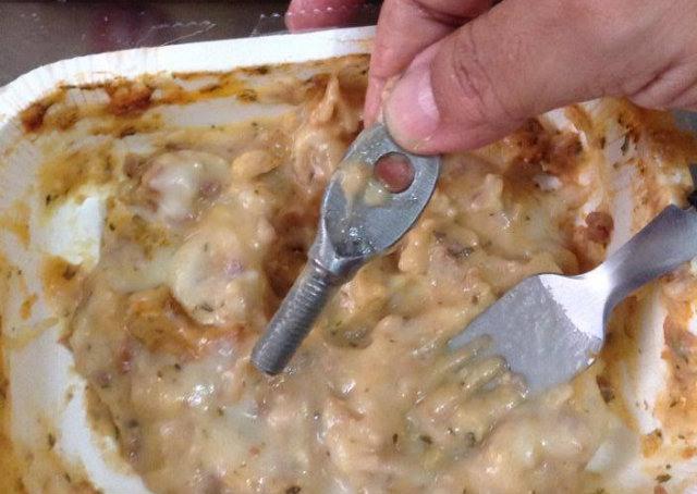 Consumidora encontra peça de máquina em produto da Perdigão