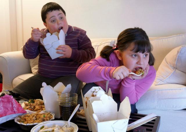 Entidades querem que alimentos sejam regulados como cigarro