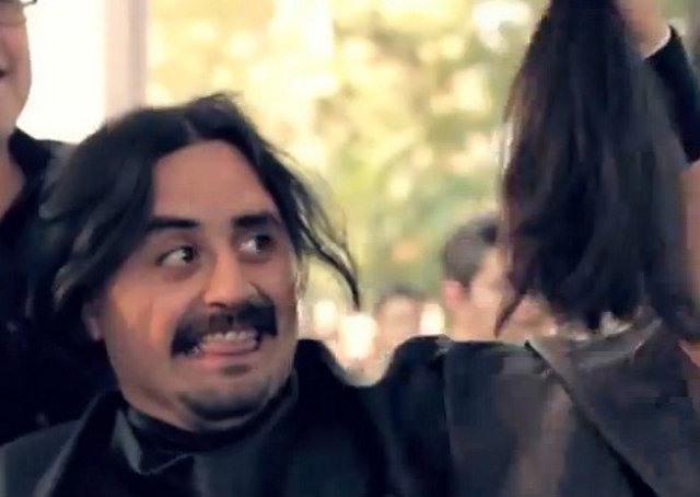 Metaleiros usam cabelo como ingresso em show e ajudam crianças com câncer