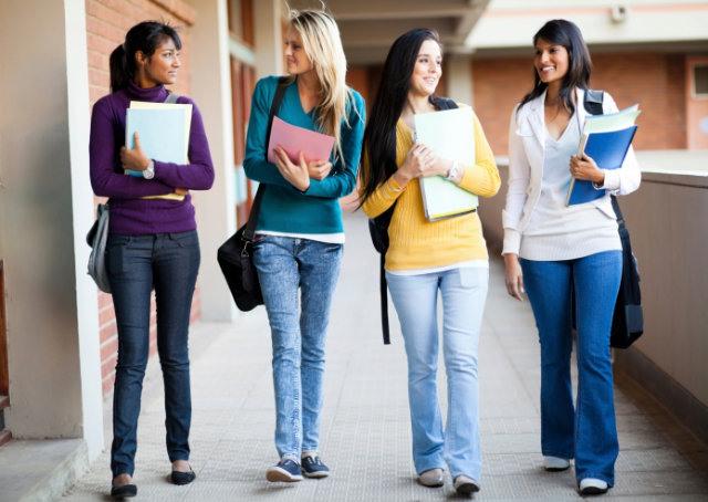 Foco da universidade do futuro deve ser o mercado de trabalho, aponta pesquisa