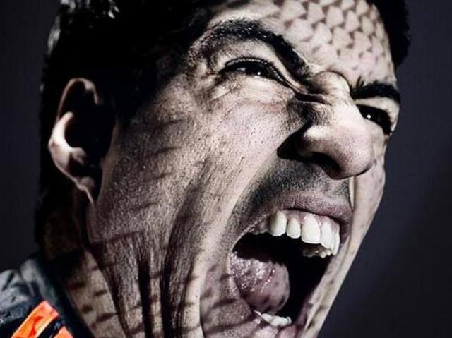 Adidas volta atrás e mantém patrocínio a Luis Suárez