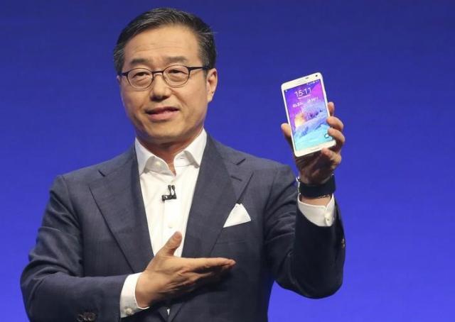 Samsung apresenta Galaxy Note 4 com extras, mas sem características surpreendentes