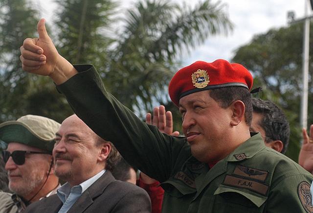 Chavismo cria versão própria de Pai Nosso: "Chávez nosso que estais no céu"