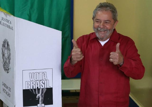 Lula diz que acusação de corrupção não pode abaixar cabeça de petista