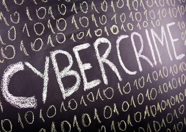 Estudo mostra o mercado negro de "cursos" para crimes virtuais no Brasil