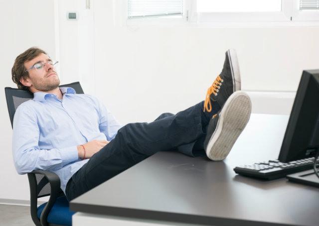 Indiano falta trabalho por 24 anos antes de ser demitido