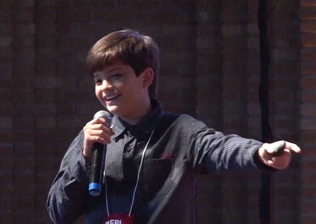 Menino de 13 anos cria startup que ajuda pais a economizarem na compra de materiais escolares