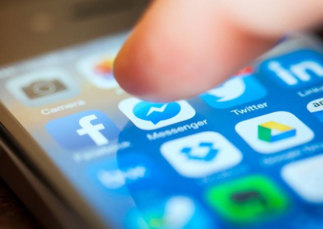 Facebook lança videochamada em aplicativo de mensagem instantânea