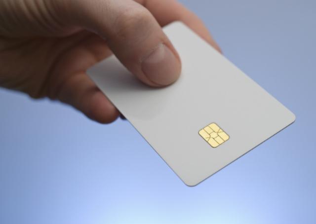 Brasileiros terão documentos unificados em identidade com chip