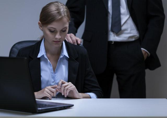 Mais da metade dos brasileiros já sofreu com assédio moral ou sexual no trabalho, aponta pesquisa