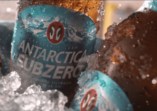 Antarctica Sub Zero faz piada com regras da publicidade de cerveja