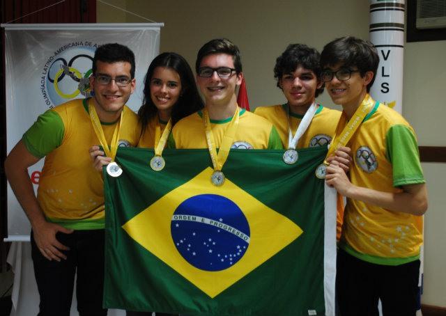 Brasil conquista recorde de medalhas na Olimpíada de Astronomia e Astronáutica