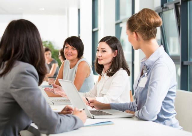 Tecnologia para gestão de RH deve auxiliar as empresas a conquistarem eficiência e reduzirem custos