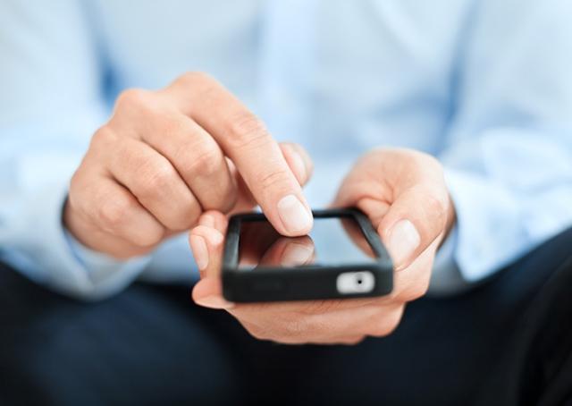Celular está na moda também para economizar, mostra pesquisa