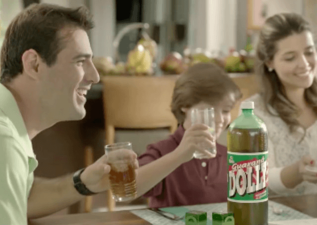 Novo comercial da Dolly "escanteia" Dollyinho e consumidores reclamam