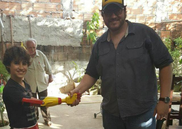 Conheça o empreendedor que está fazendo próteses acessíveis com uma impressora 3D