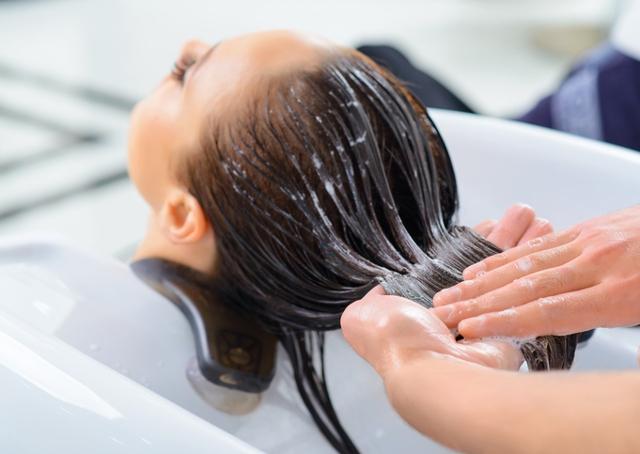 Indústria de cosméticos supera crise e garante oportunidades para empreendedores