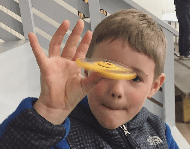 Fidget spinners: como uma patente ignorada se tornou sucesso de vendas mundial