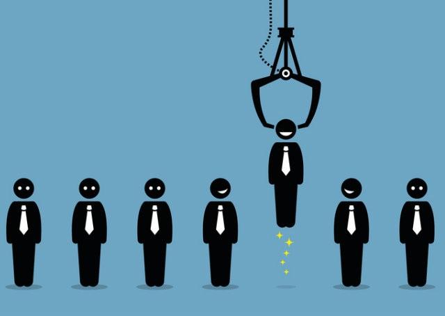 Contratações de final de ano podem ser oportunidade para varejistas