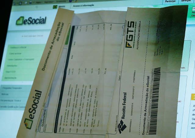 Esocial: empresas adaptam processos para evitar multas