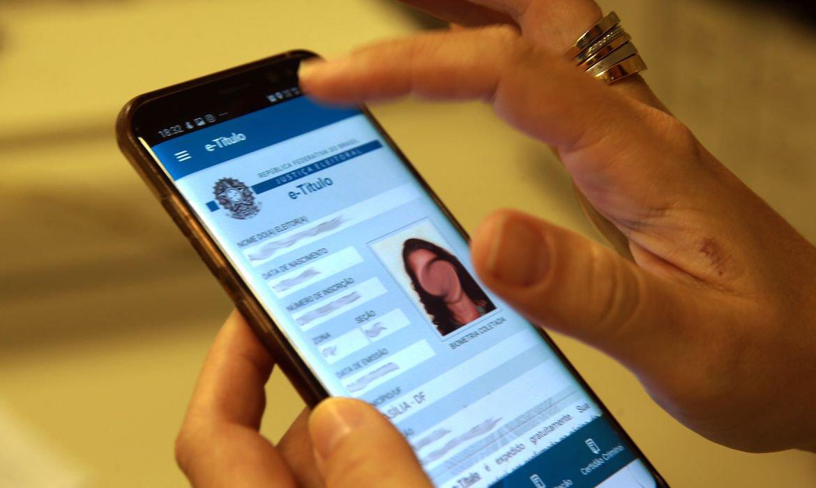Eleitores reclamam de multa indevida no E-Título; veja se você também recebeu uma