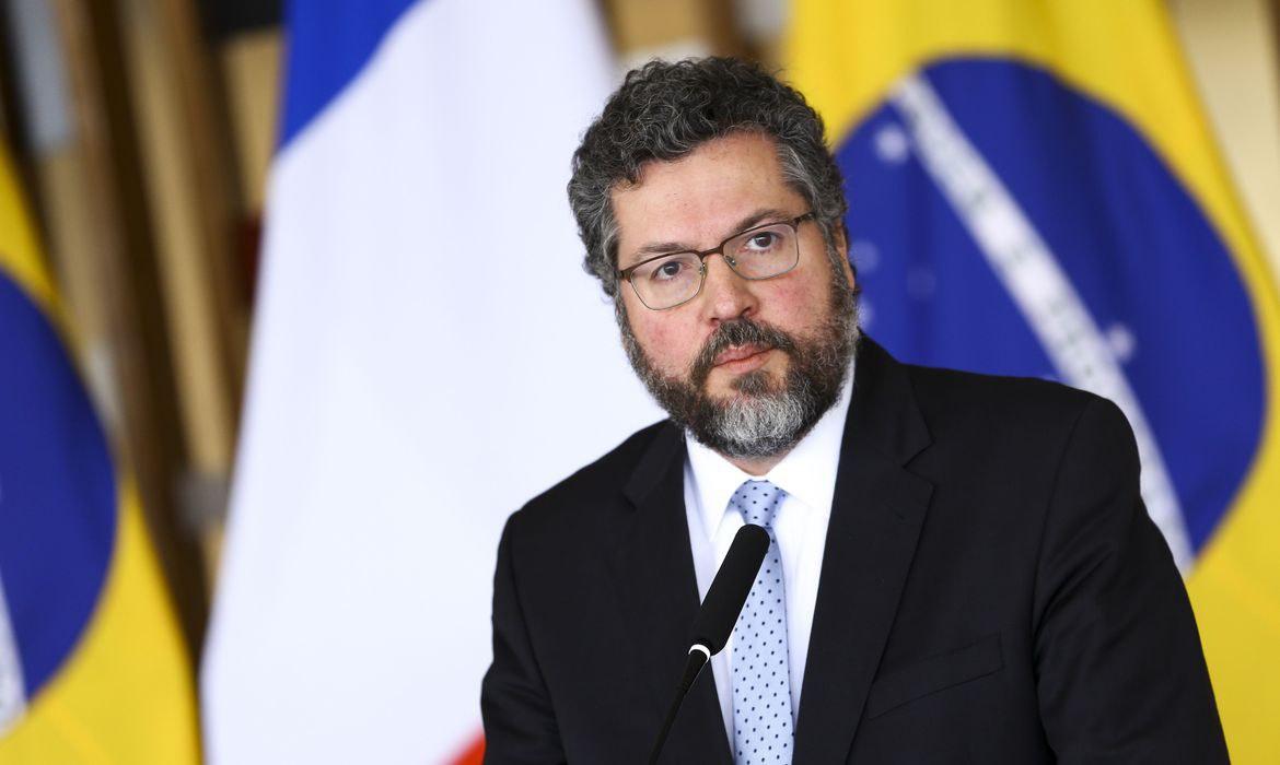 Ernesto Araújo pede demissão do Ministério das Relações Exteriores, diz jornal