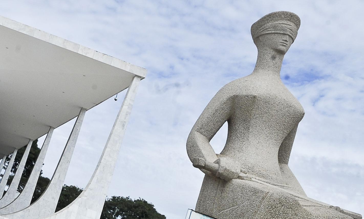 Governo federal deverá implementar programa de renda básica em 2022, decide STF