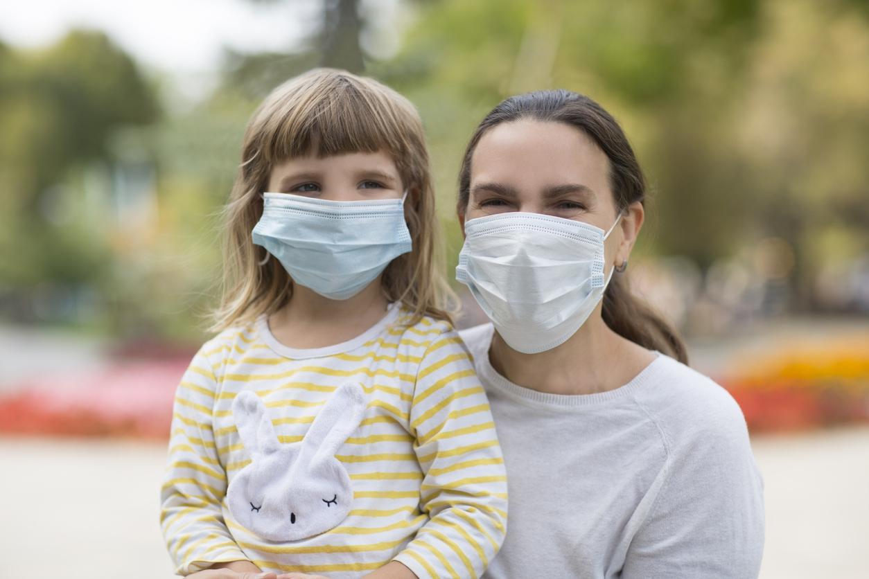 Casais com filhos pequenos e famílias monoparentais sofreram maior impacto financeiro com a pandemia