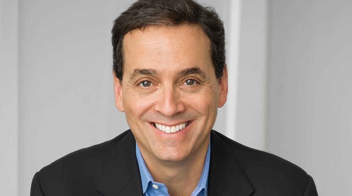 Conheça Daniel Pink, o palestrante que vai transformar como você pensa e vende seu negócio