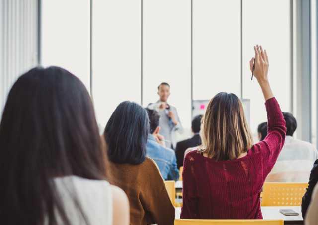 Qual é o impacto do uso da tecnologia em sala de aula na aprendizagem dos alunos?
