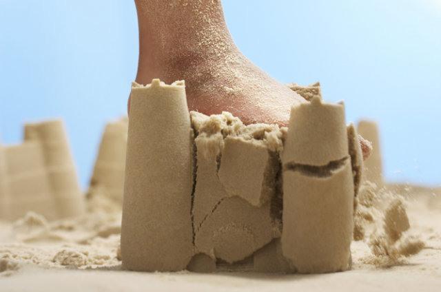 Nossos castelos de areia que foram pisados
