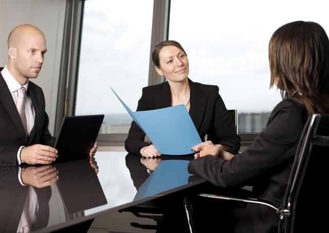 Treinamentos e mentiras nas entrevistas de empregos e os cibercomentários