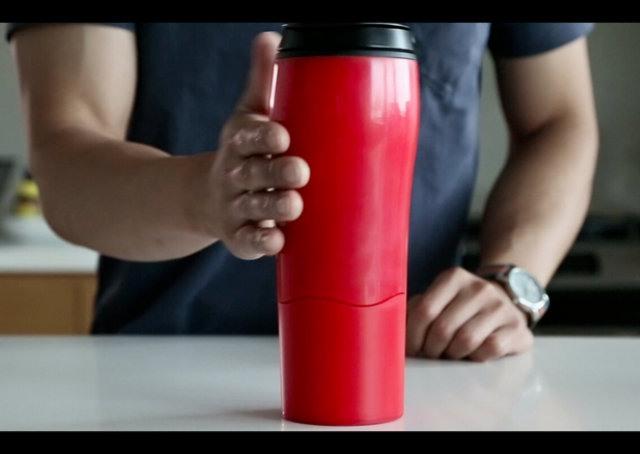 Designers criam caneca "poderosa" a prova de desastres