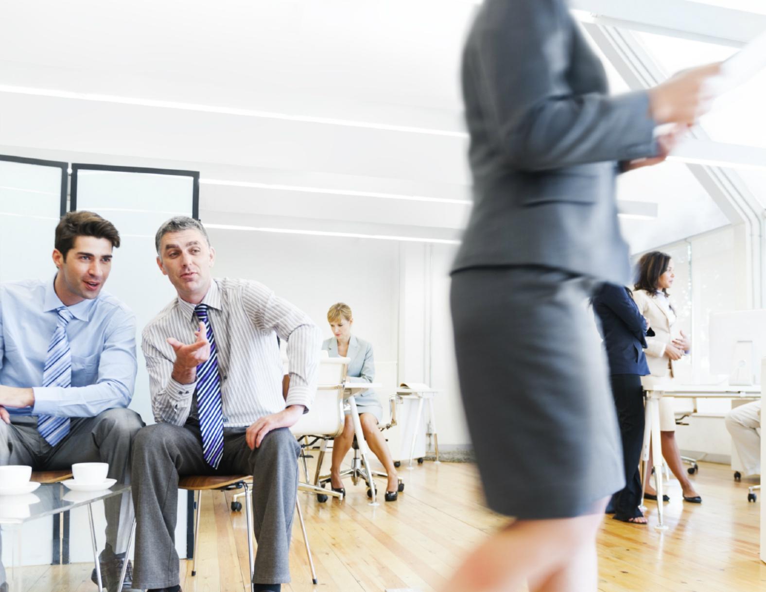 Como lidar com cantadas no ambiente de trabalho