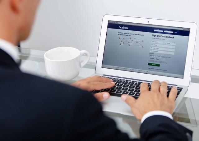 Bloquear Facebook na empresa: vale a pena?