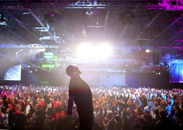 'Eu não sou seu guru": o documentário do Tony Robbins